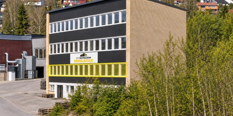 Retusjert foto av Minilager Moelv, Brugsvegen 27